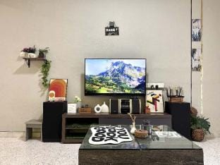 Modern Cozy Sweet House 4 ROOM 10pax@ALMA BM Vacation rental in Penang