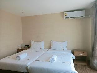 Bangkok Sukhumvit 2ppl Condo BTS On nut 10min GYM Vacation rental in Bangkok