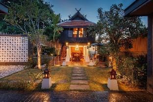 Modern 4BRs Private Pool Villa near Nimman Road Vacation rental in Chiang Mai