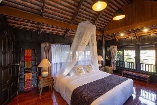 Modern 4BRs Private Pool Villa near Nimman Road Vacation rental in Chiang Mai