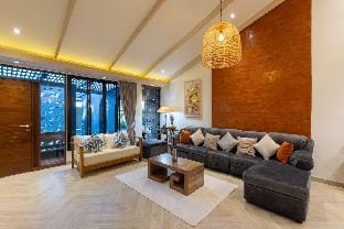 Modern 4BRs Private Pool Villa near Nimman Road Vacation rental in Chiang Mai