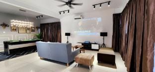 Viera Villa [Swimming Pool, Barbecue, KTV, Billiards, Outdoor Trampoline] Vacation rental in Johor
