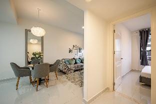 Soho-2brs-FreePickUP-BeautyCenterView-33%Off Apartment in Ho Chi Minh City