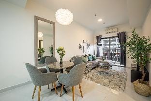 Soho-2brs-FreePickUP-BeautyCenterView-33%Off Apartment in Ho Chi Minh City