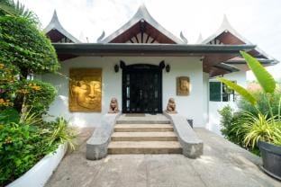 Kinnaree Villa - pool, panoramic views, BBQ, maid Villa in Kamala