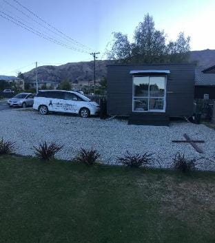 WanaHaka -Lake Wanaka and Town at your door-Part 2 Apartment in Wanaka