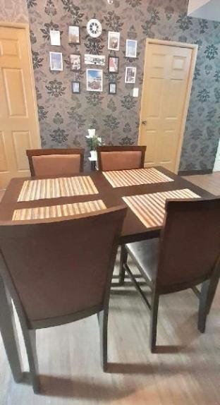 Lancris’ spacious and elegant 2-bedroom unit Apartment in Paranaque