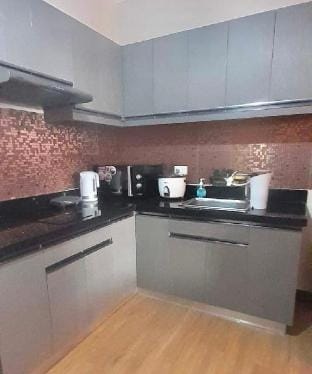 Lancris’ spacious and elegant 2-bedroom unit Apartment in Paranaque