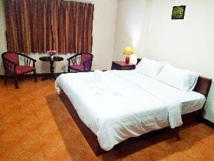 Free WiFi & Utilities, As Home at Jomtien Beach Apartment in Pattaya City