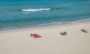 Glorious Residence Le Pavoncelle 1 Bedroom sleeps 4 child Apartment in Santa Teresa Gallura