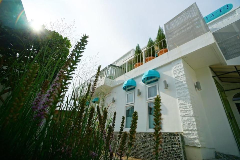 Jeonju Hanok Village Seohak-eui Achim Pension Bed and Breakfast in South Korea