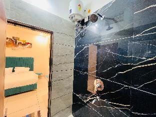 Home Escape Luxé Private Villa - Indralaya Vacation rental in India