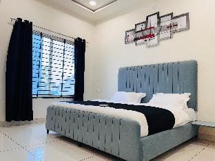 Home Escape Luxé Private Villa - Indralaya Vacation rental in India