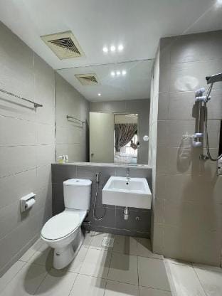 Setiawalk puchong 5min to LRT/IOI/Sunway/pavilion2 Apartment in Subang Jaya