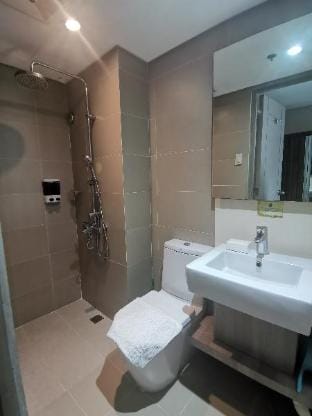 Serena Suites 1714 (17L1) Apartment in Makati
