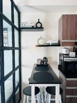 City Sunsets at Fully Equipped Studio Unit Apartment in Mandaluyong
