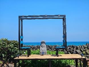 (New) Emotional Accommodation 400 Pyeong in Front of the Sea along Olle Trail Vacation rental in South Korea