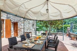 Podere Montioni 6+2, Emma Villas Apartment in Tuscany