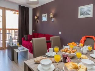 Chalet in Paradiski with Ski-InSki-Out Access Apartment in Mâcot-la-Plagne