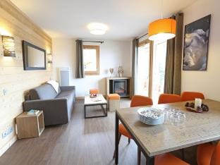 Chalet in French Alps with Premium Spa Access Apartment in Les Allues