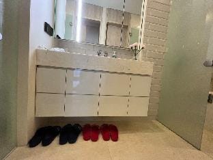 215素坤逸/Ekkamai/BTS/Gateway商场/顶层无边泳池/健身房 Apartment in Bangkok