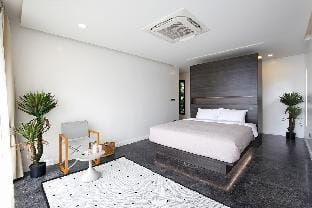 Luxury Sea and Sunset View 5BR 6BA Pool Villa Villa in Ko Pha-ngan Sub-district