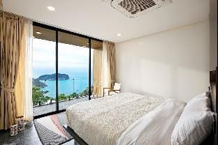 Luxury Sea and Sunset View 5BR 6BA Pool Villa Villa in Ko Pha-ngan Sub-district