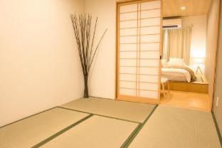 Near Tsurubashi to Nara 6ppl House 3sta to Namba Vacation rental in Osaka