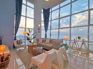 Maritime Suites Holiday Rental Apartment in George Town