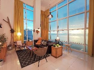 Maritime Suites Holiday Rental Apartment in George Town