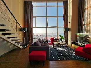 Maritime Suites Holiday Rental Apartment in George Town