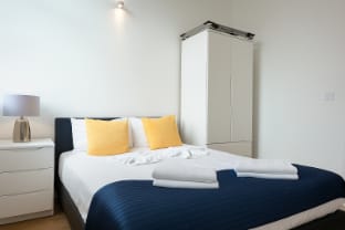 Still Life Chancery Lane Deluxe One Bedroom Flat Apartment in London Borough of Islington