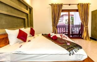 Best Hotel in Siem Reap walk 3 minute to Pubstreet Apartment in Krong Siem Reap