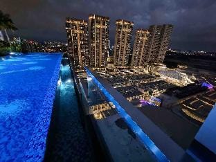 REVO near Pavilion2 Stadium Bukit Jalil 4-5pax Vacation rental in Federal Territory of Kuala Lumpur