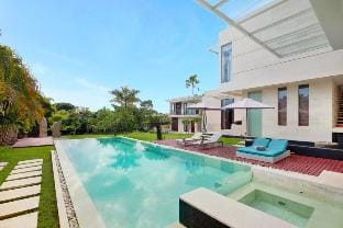 Luxury 4 BR Private Pool Villa #YN6 Villa in North Kuta