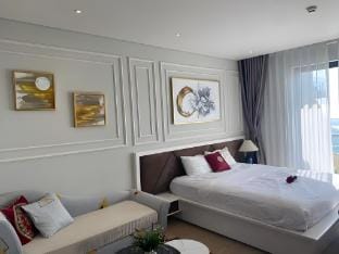 Citadines Ocean View HaLong Bay. Homestay Dual Key Apartment in Laos