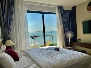 Citadines Ocean View HaLong Bay. Homestay Dual Key Apartment in Laos