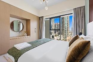 Burj Royale 1BR with Balcony | Pool, Gym, Wifi Vacation rental in Dubai