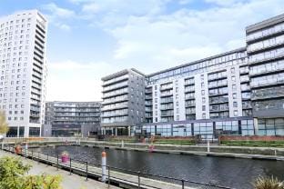 Deluxe River View Apt & Free Parking! Apartment in Leeds
