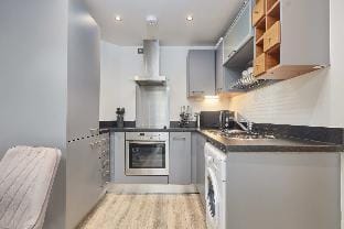 Deluxe River View Apt & Free Parking! Apartment in Leeds