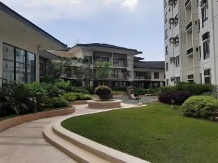 Executive Studio w/balcony @Serin West O935363523O Apartment in Tagaytay