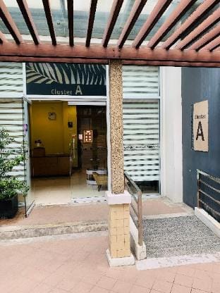 Studio 5B FL w/ Balcony across Terminal 3 Airport Apartment in Pasay