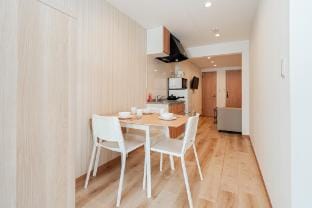Osaka Tsurumibashi 6ppl House NambaShinsaibashiUSJ Vacation rental in Osaka