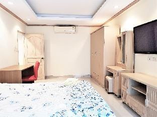 Sea view apartment Jomtien beach condominium 12th Floor Apartment in Pattaya City
