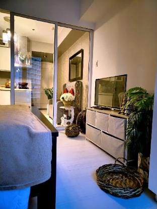Tropical Paradise @ Azure Urban Resorts Beachview Apartment in Paranaque