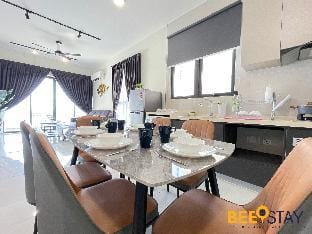Danga Bay SeaView with balcony 3 Bedroom for 6 pax Apartment in Johor Bahru