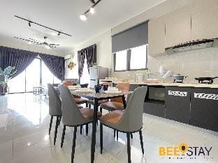 Danga Bay SeaView with balcony 3 Bedroom for 6 pax Apartment in Johor Bahru