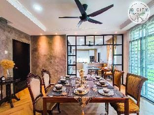 Two-Nine Muslim Villa by RR JBcity Vacation rental in Johor Bahru