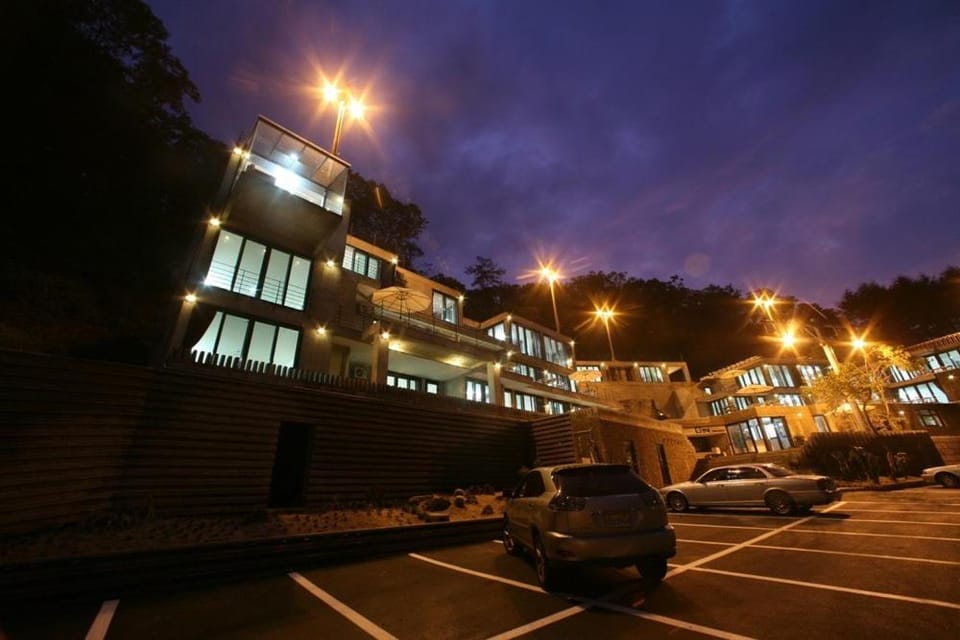 Art City Two Bed and Breakfast in Gyeonggi-do