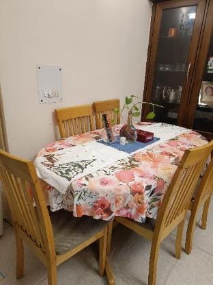 Entire 2 BHK Flat walking from Metro in Noida Apartment in Noida